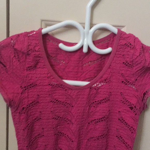 Cute n stylish tight fitted athletic top (8-10 yr) - Picture 2 of 4